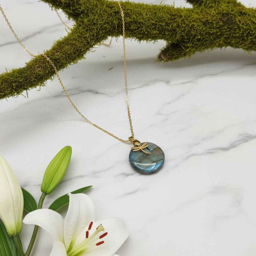 Collier libellule doré et labradorite