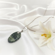 pierre de séraphinite collier