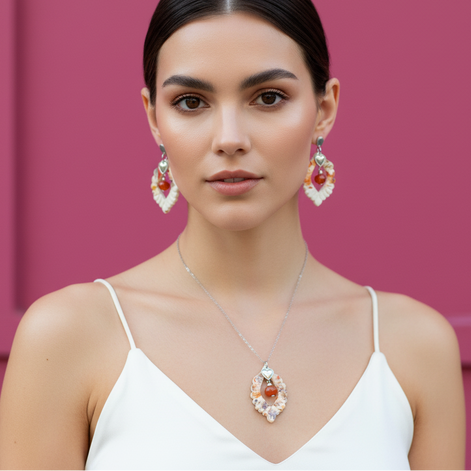Femme  bijoux collier chaîne argentée cornaline