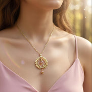 Collier doré en pierre de lune