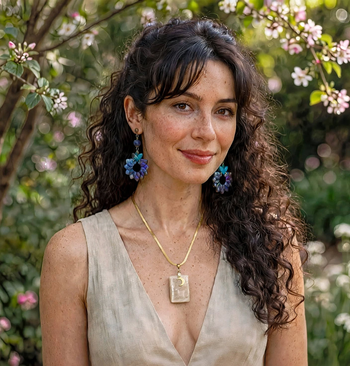 Collier doré en pierre de lune extra