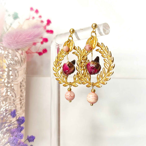 Boucles d'oreilles dorées Rhodochrosite et boutons de rose