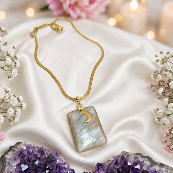 Collier doré en pierre de lune extra