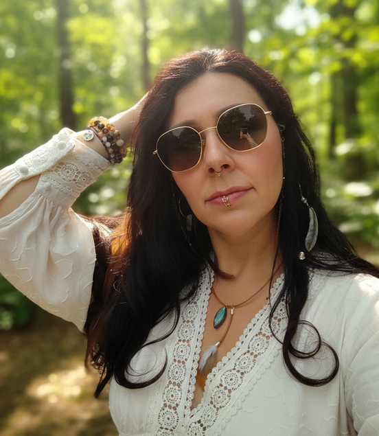 Collier chaman en labradorite cuir naturel et plume sacré