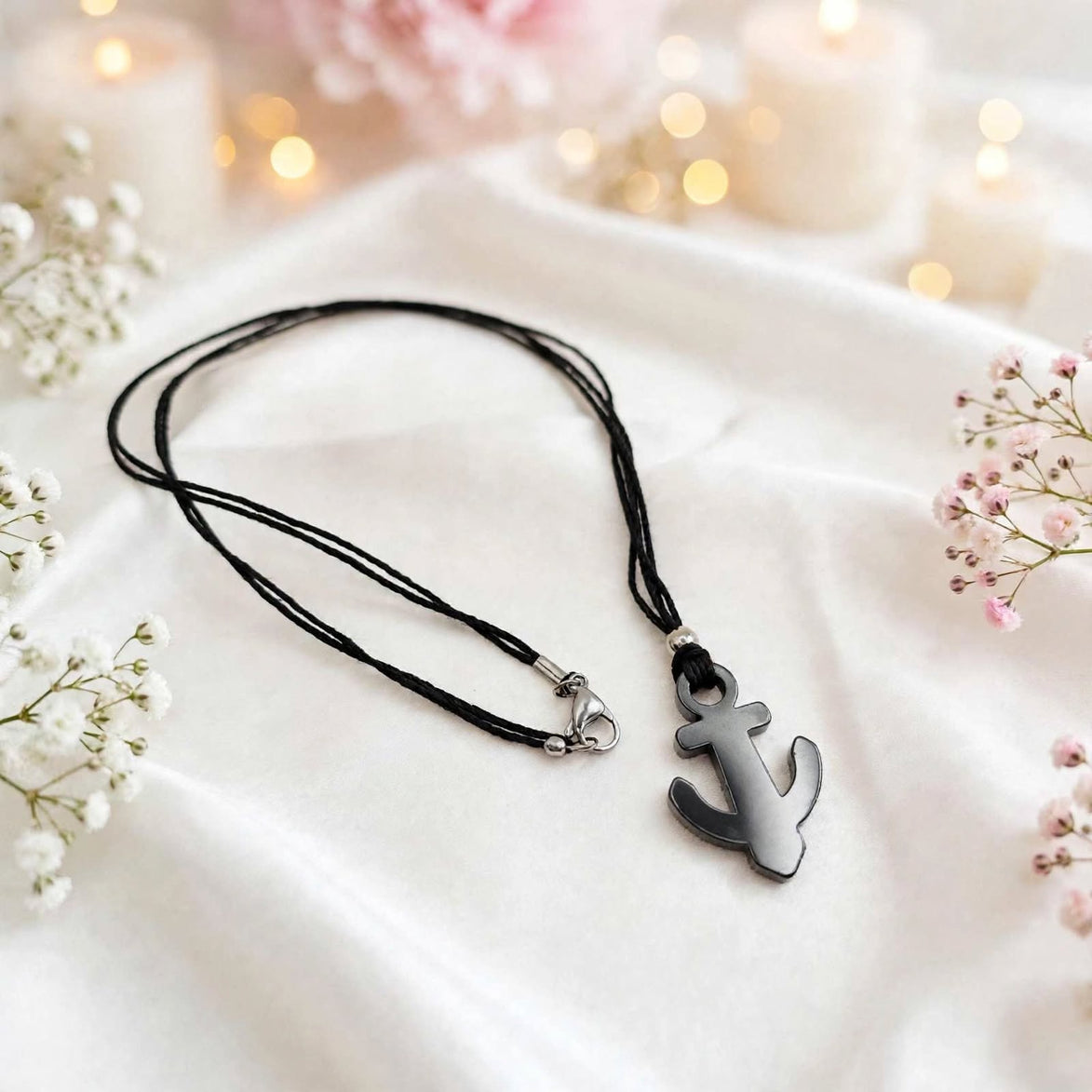 Collier en chanvre, Pendentif encre en Hématite