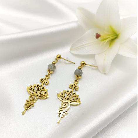 Boucles d'oreilles divines Lotus Unalom, sur mesure, pierre au choix - Secret de Cristaux