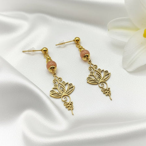 Boucles d'oreilles divines Lotus Unalom, sur mesure, pierre au choix - Secret de Cristaux