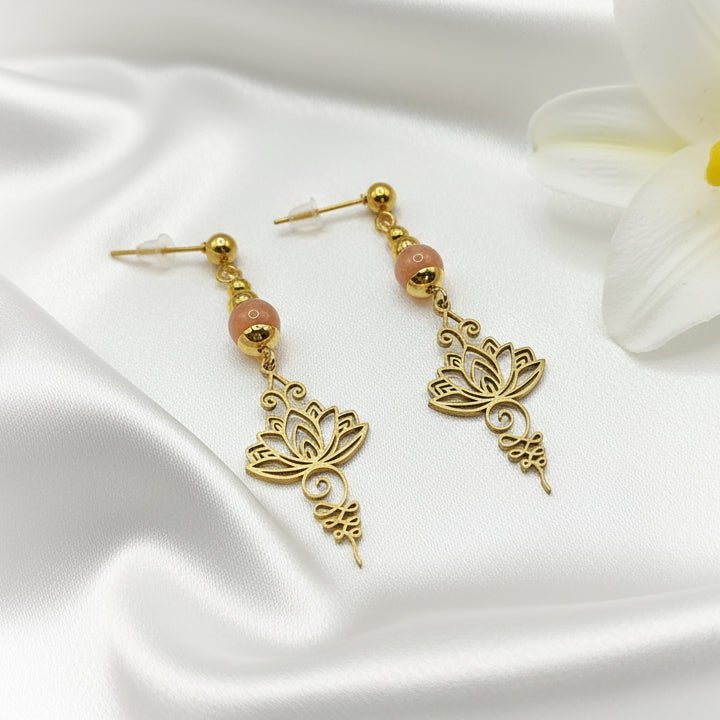 Boucles d'oreilles divines Lotus Unalom, sur mesure, pierre au choix - Secret de Cristaux