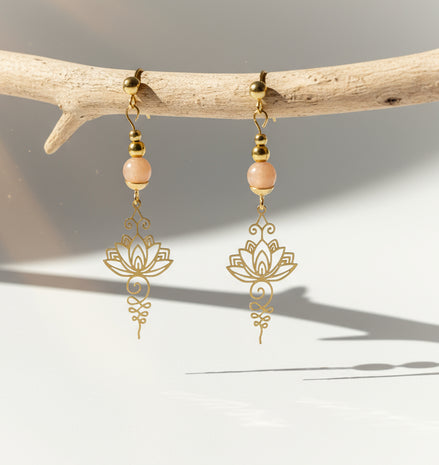 Boucles d'oreilles divines Lotus Unalom, sur mesure, pierre au choix - Secret de Cristaux