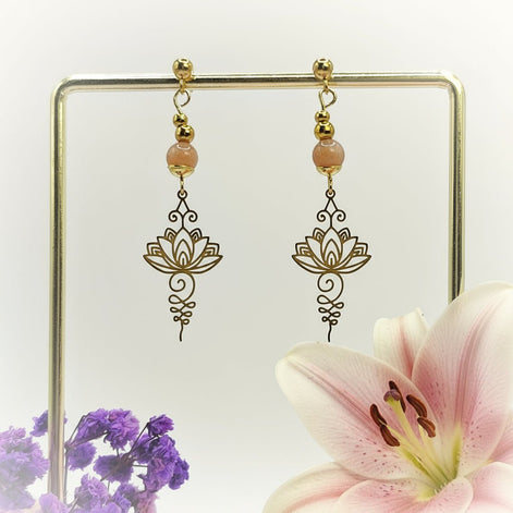 Boucles d'oreilles divines Lotus Unalom, sur mesure, pierre au choix - Secret de Cristaux