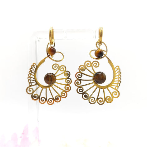 Boucles d'oreilles Paon doré et oeil de tigre sur anneau - Secret de Cristaux