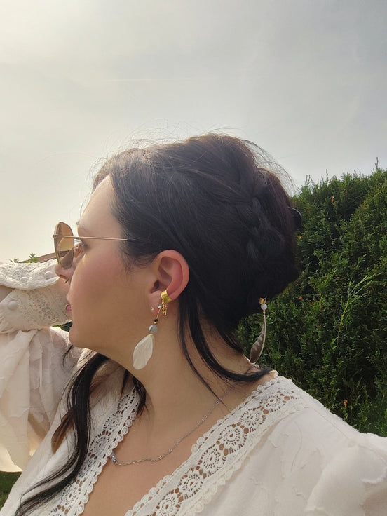 Anneau manchette doré chaman pierre et plume naturelle - Secret de Cristaux