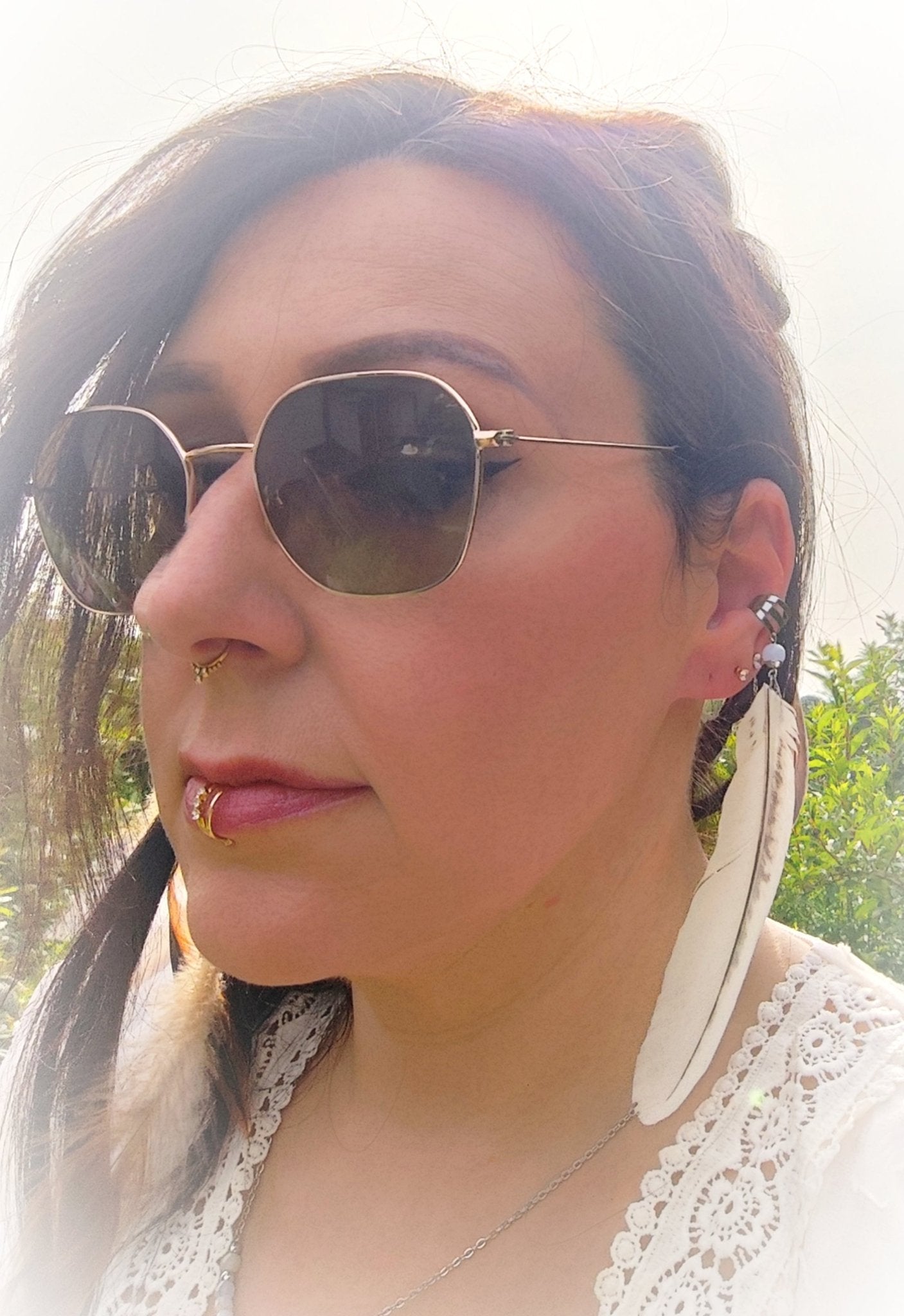 Anneau manchette doré chaman pierre et plume naturelle - Secret de Cristaux