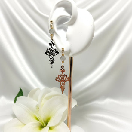 Boucles d'oreilles divines Lotus Unalom, sur mesure, pierre au choix - Secret de Cristaux