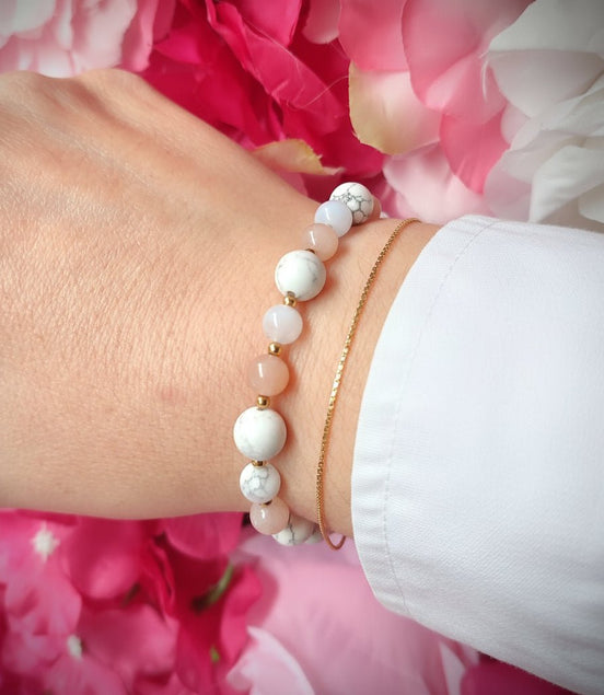 Bracelet ménopause en pierre de lune, calcédoine bleu, howlite - Secret de Cristaux