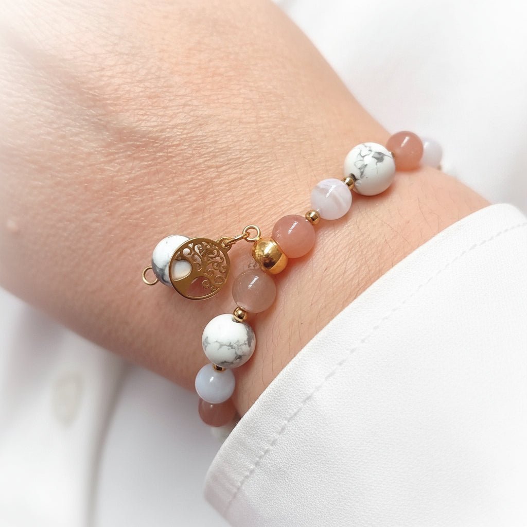 Bracelet ménopause en pierre de lune, calcédoine bleu, howlite - Secret de Cristaux