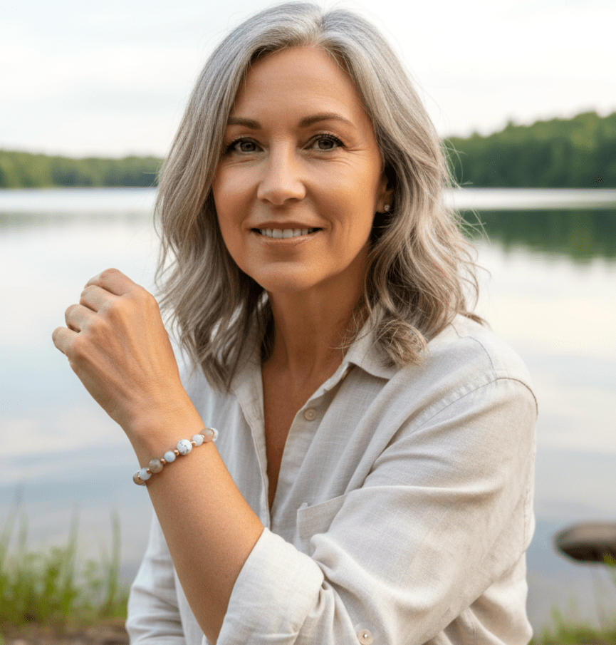 Bracelet ménopause en pierre de lune, calcédoine bleu, howlite - Secret de Cristaux