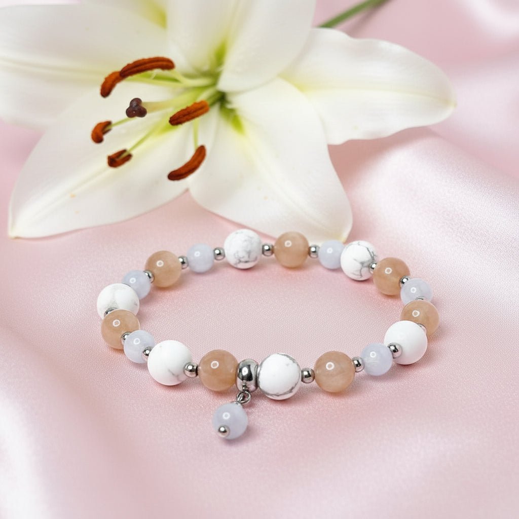 Bracelet ménopause en pierre de lune, calcédoine bleu, howlite - Secret de Cristaux