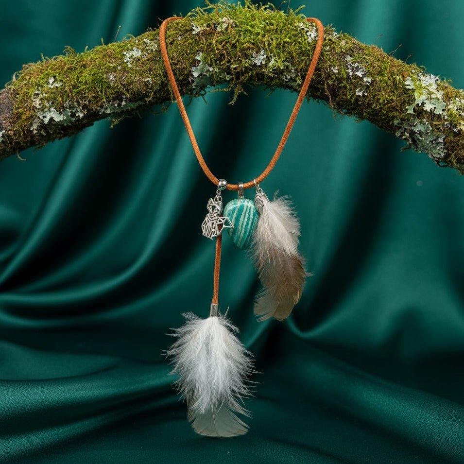 Collier Loup garou en cuir et amazonite - Secret de Cristaux