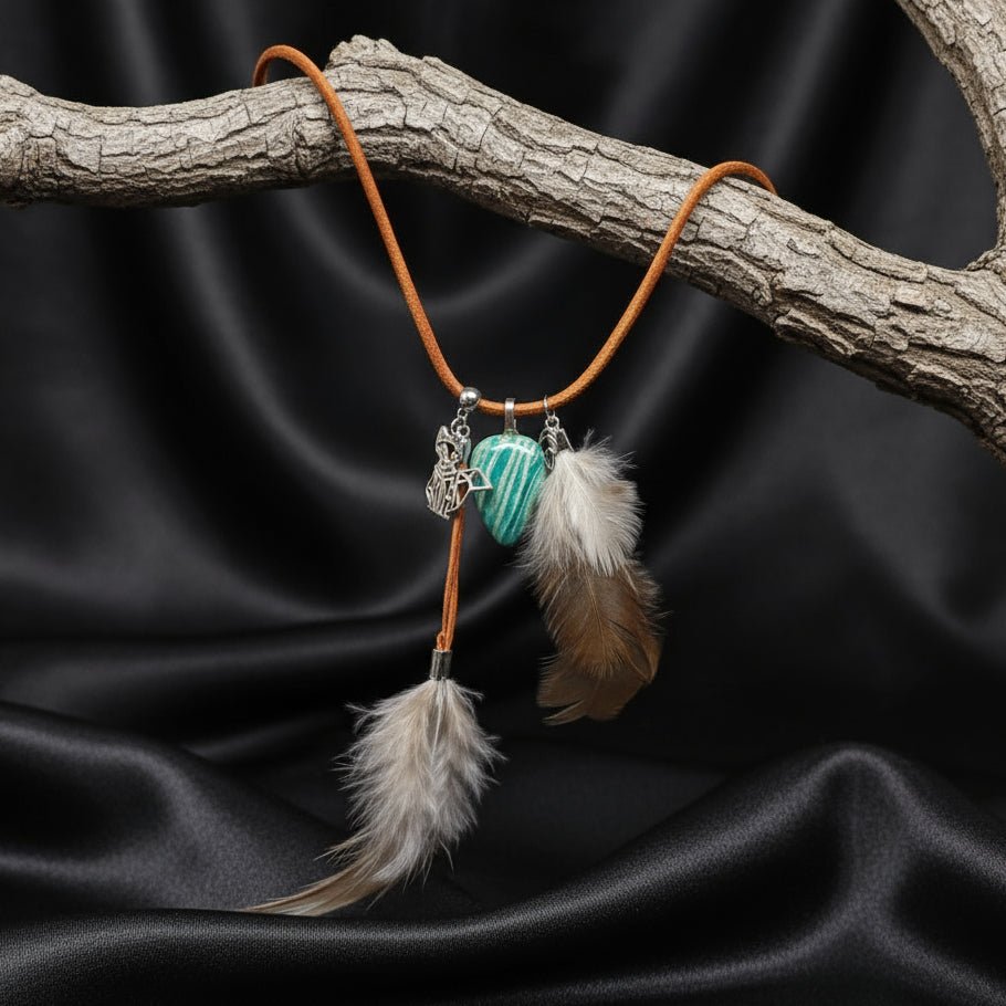 Collier Loup garou en cuir et amazonite - Secret de Cristaux