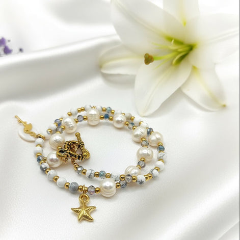 Collier 2 en 1 Éclat d’Écume en perles d'howlite, d'eau douce, et étoiles de mer. - Secret de Cristaux