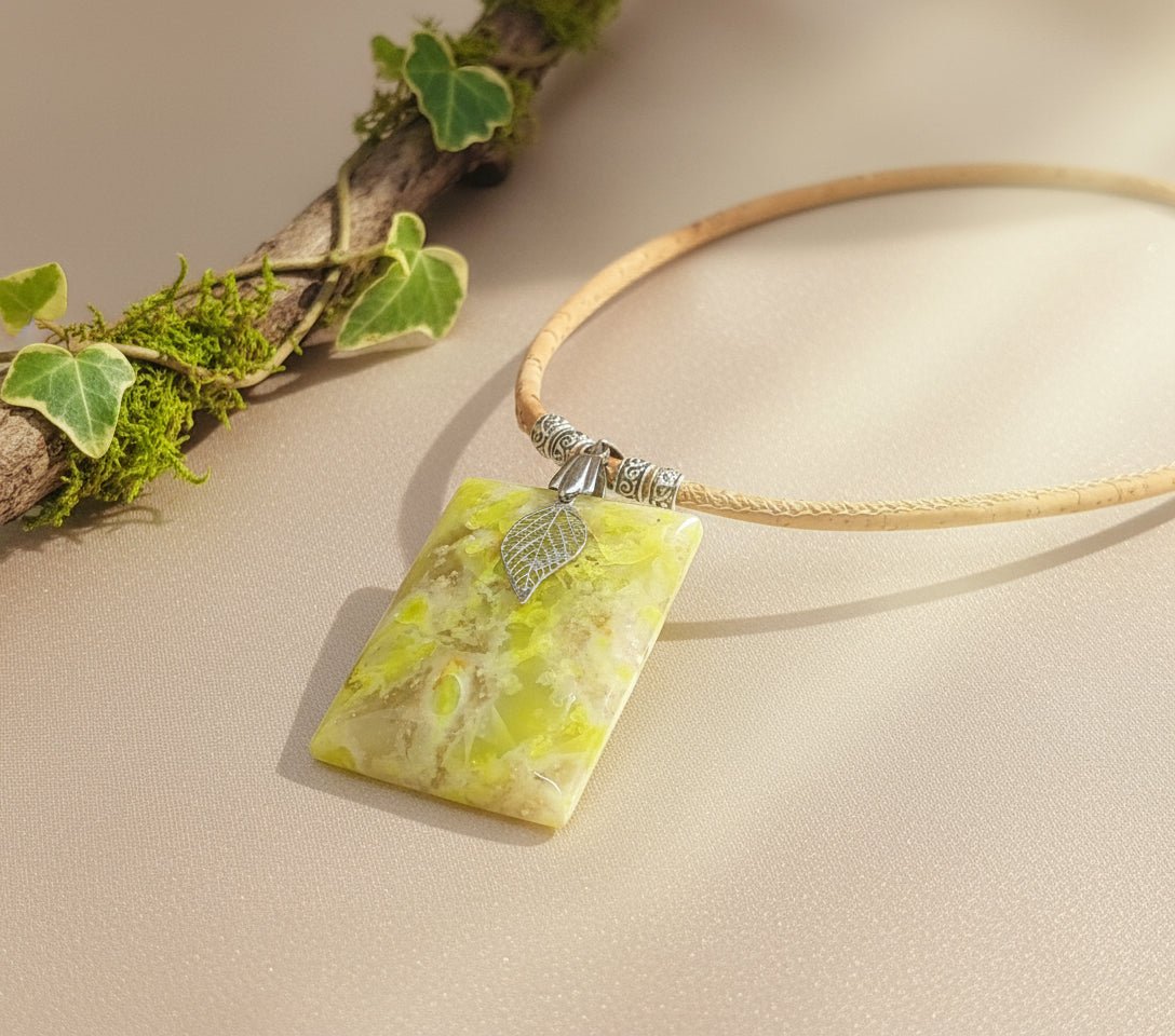 Collier liège et opale verte extra - Secret de Cristaux