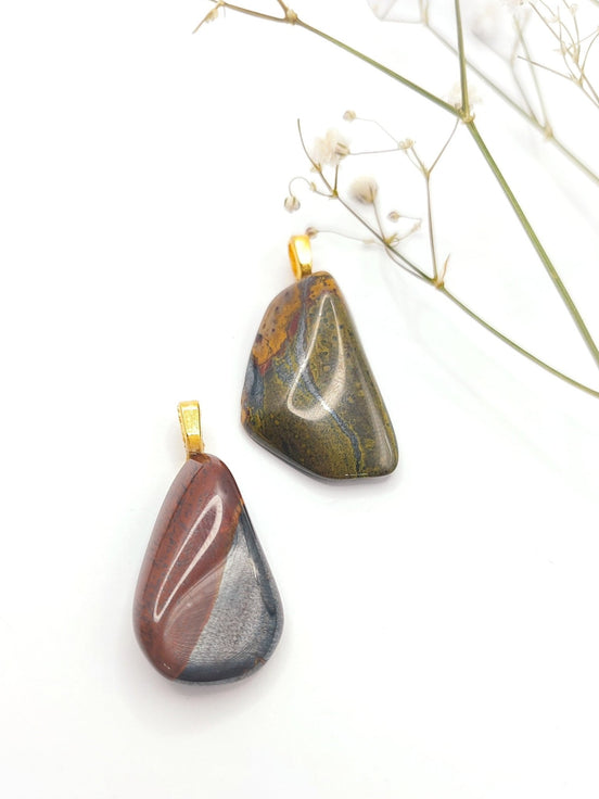 Pendentif en oeil de fer sur bélière - Secret de Cristaux