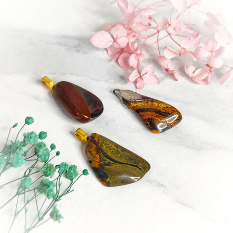 Pendentif en oeil de fer sur bélière - Secret de Cristaux