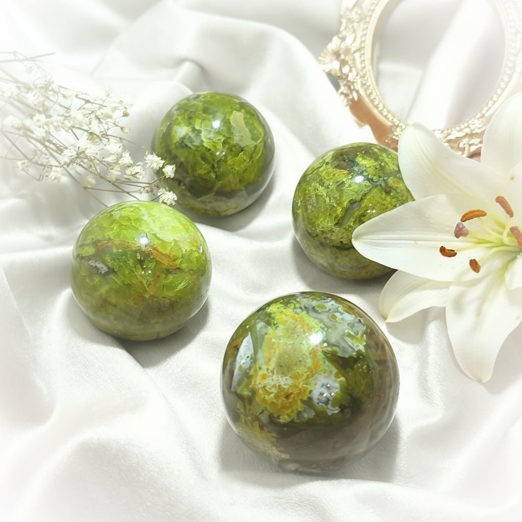 Opale verte AA extra en Galet, Sphère, au choix - Secret de Cristaux