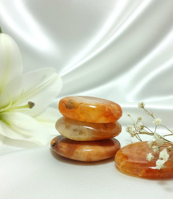 Galet, roulées, oeuf en Cornaline, pierre de Joie & Vitalité - Secret de Cristaux