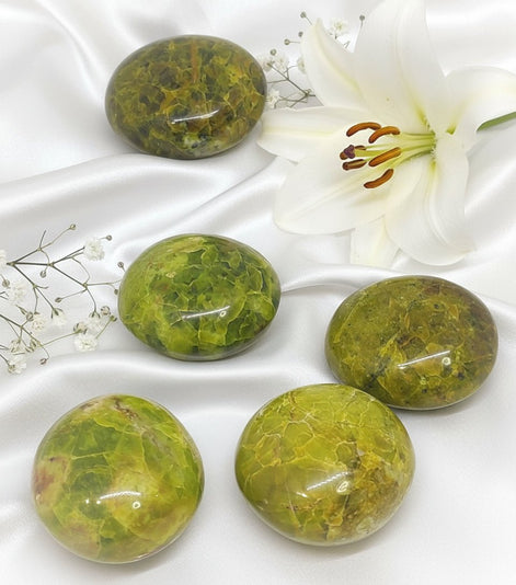 Opale verte AA extra en Galet, Sphère, au choix - Secret de Cristaux
