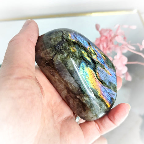 Pierre de Labradorite galet, de poche, bloc à poser - Secret de Cristaux