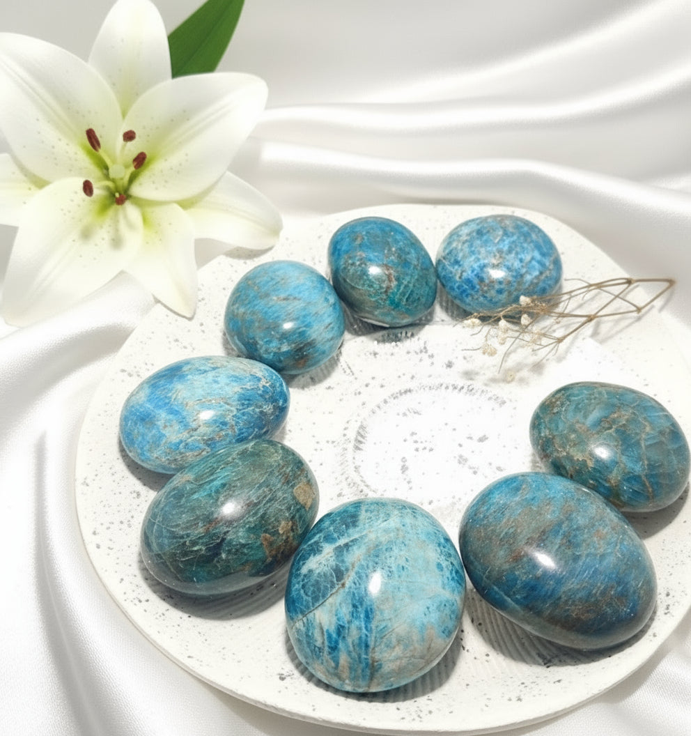 Pierre en Apatite roulée, Galet, coeur - Secret de Cristaux