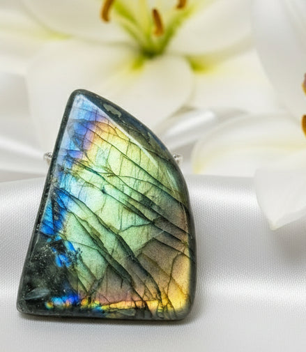 Pierre de Labradorite galet, de poche, bloc à poser - Secret de Cristaux