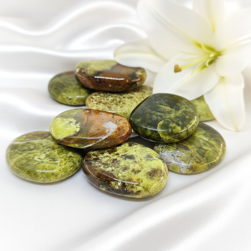 Opale verte AA extra en Galet, Sphère, au choix - Secret de Cristaux