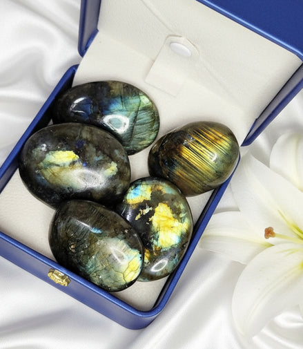 Pierre de Labradorite galet, de poche, bloc à poser - Secret de Cristaux