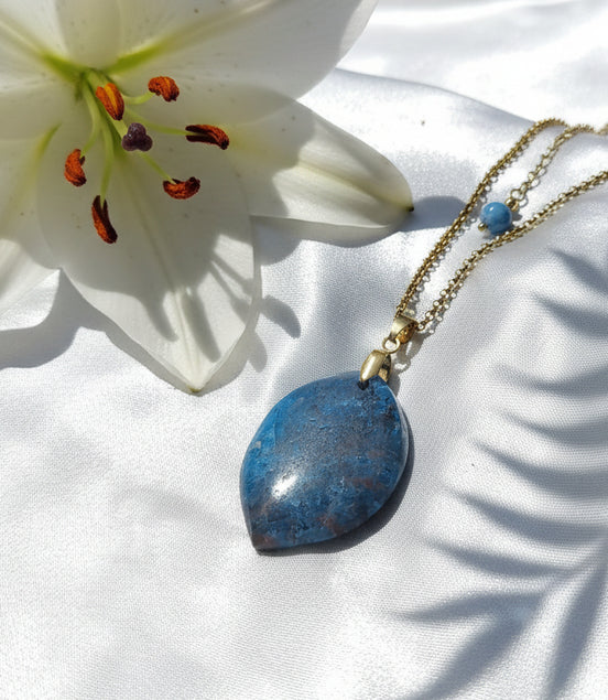 pierre apatite vertus bijoux collier doré
