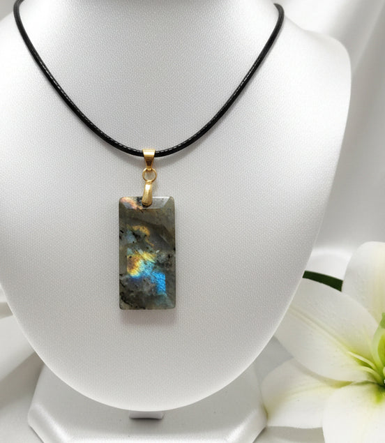 Collier noir et labradorite rectangle