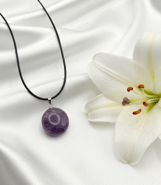 collier enfant en pierres lépidolite