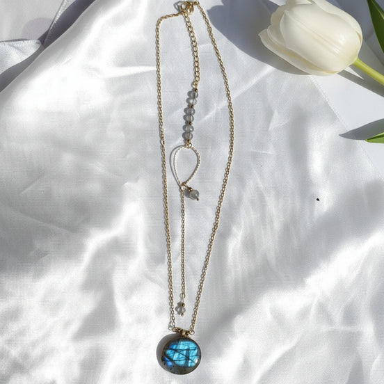 collier doré labradorite et descente de dos