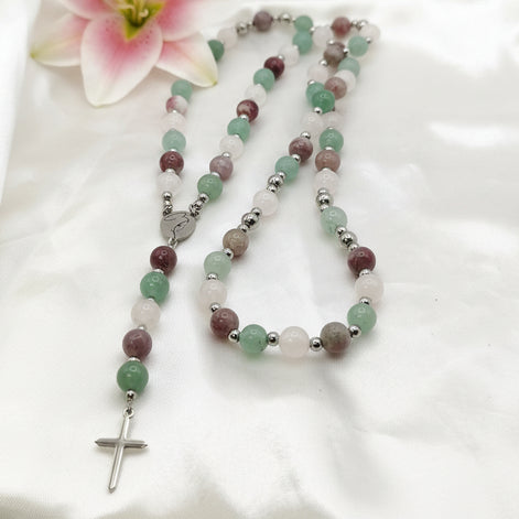 Chapelet en pierres de quartz rose, aventurine verte et tourmaline rose 