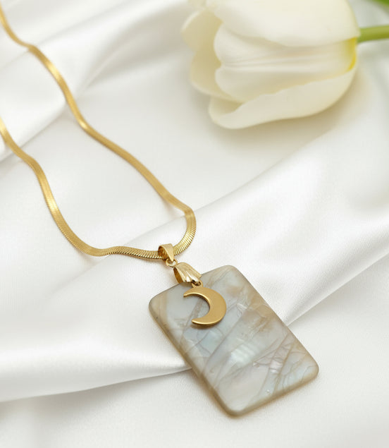 collier doré pierre de lune 