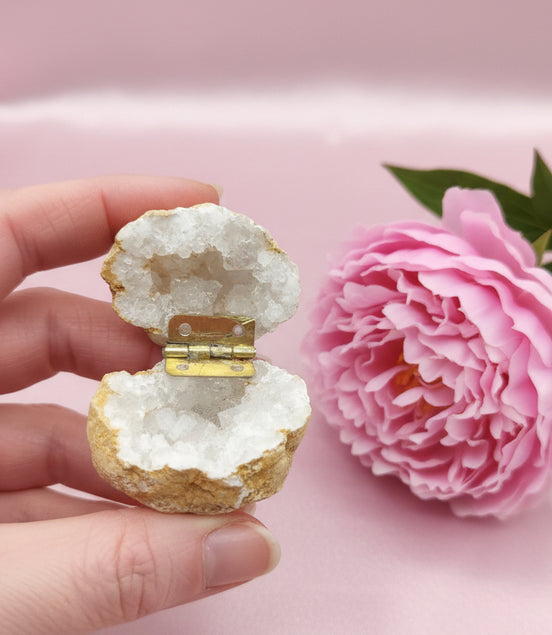 écrin Géode de quartz cristal de roche entière avec charnière