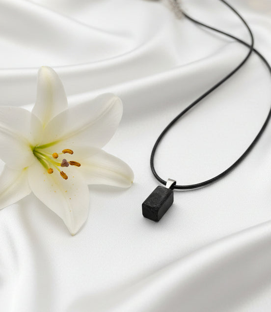 Collier argenté et tourmaline noire au choix