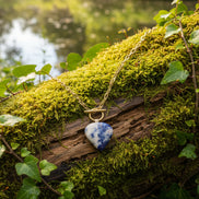 Collier doré en sodalite extra — Intuition, clarté