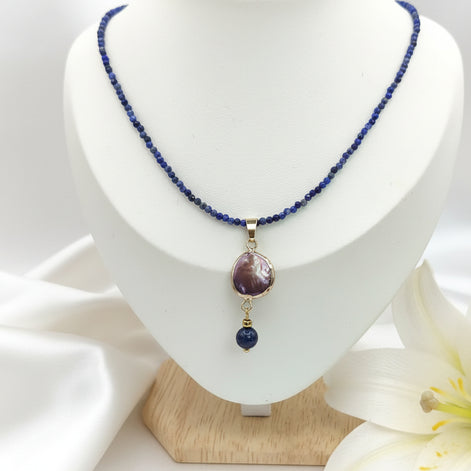 collier fin bleu en pierre