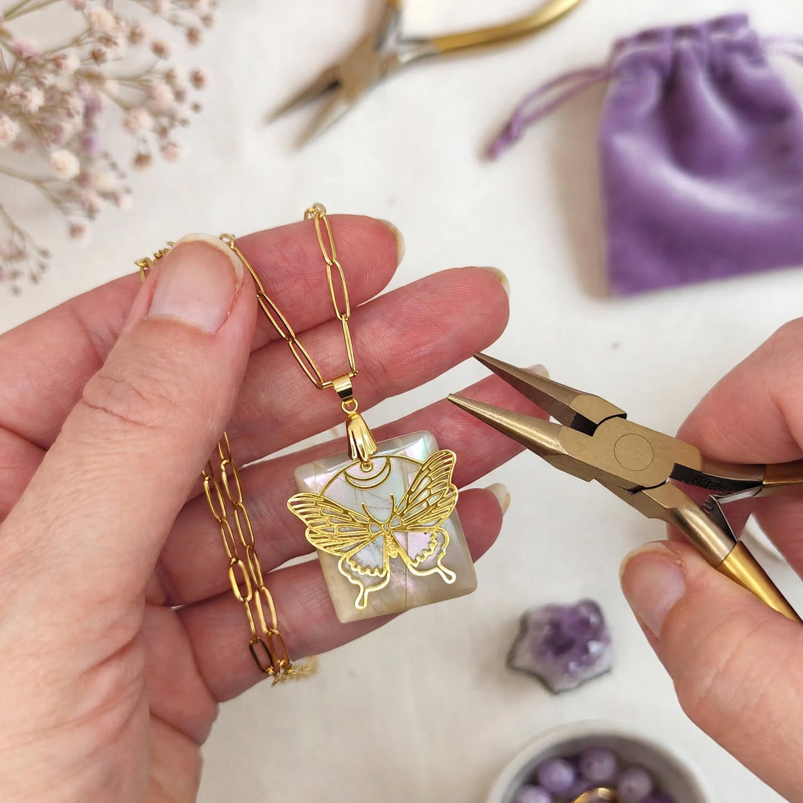 Collier doré en pierre de lune extra