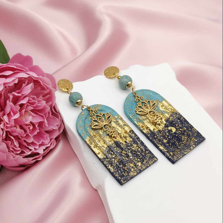 Boucles d’oreilles bleu et or, amazonite, unalome et polymère