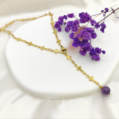 Collier doré chaine croix et sa perle d'améthyste