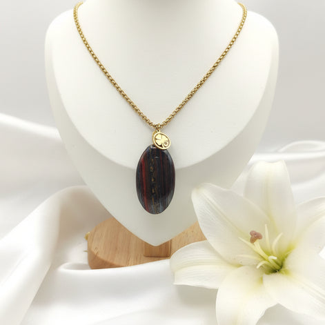 Collier long doré et oeil de fer sur bélière acier inoxydable